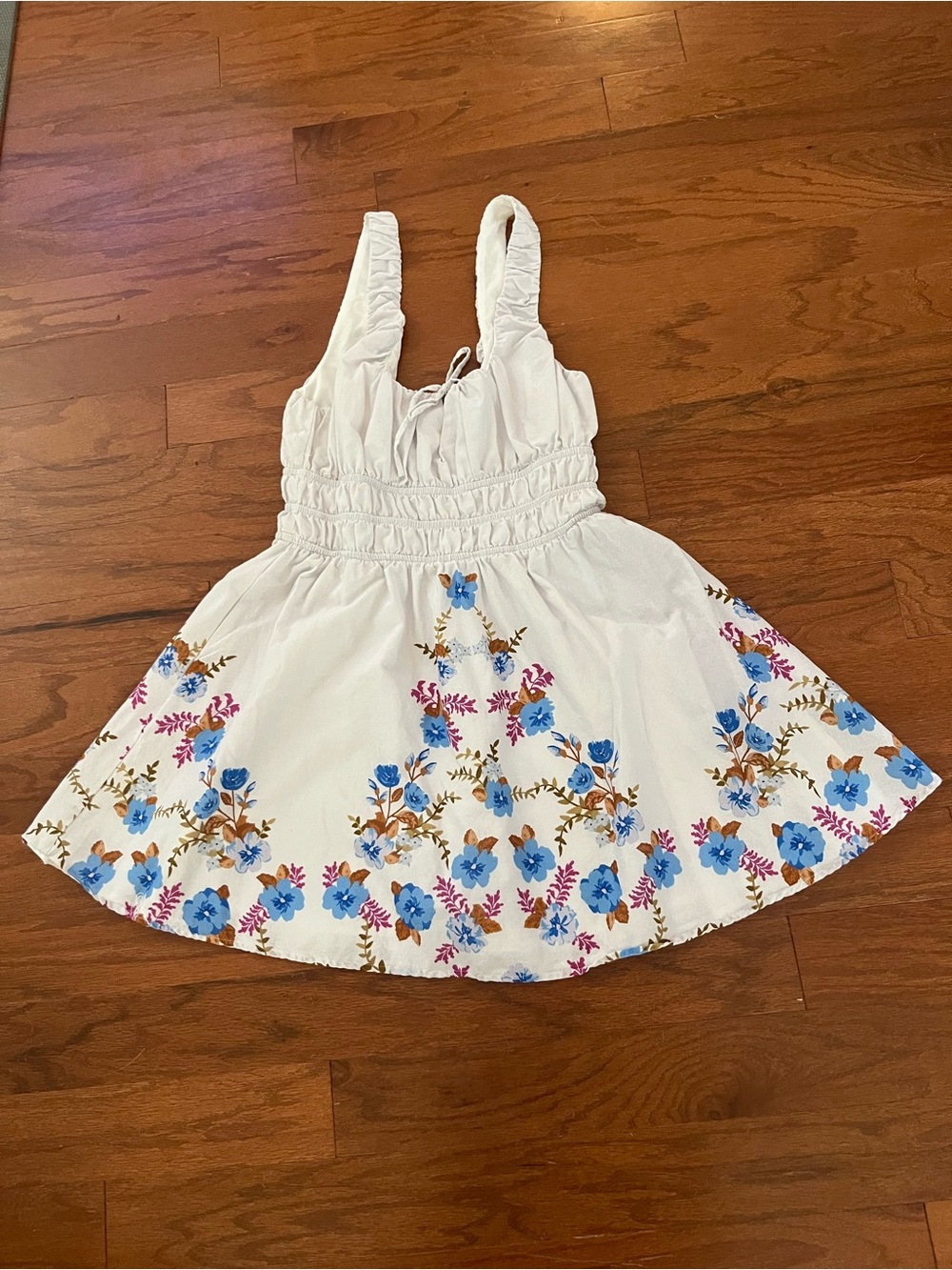 Hello Molly White Blossom Hill Escape mini Floral print with Smocked Bust size S